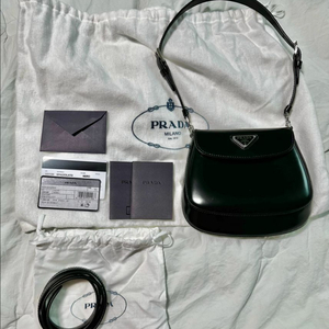 프라다 클레오 브러시드 레더 숄더백 미니