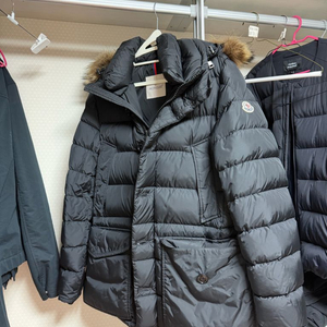 몽클레어 클루니 22fw 3사이즈 팝니다 이미지