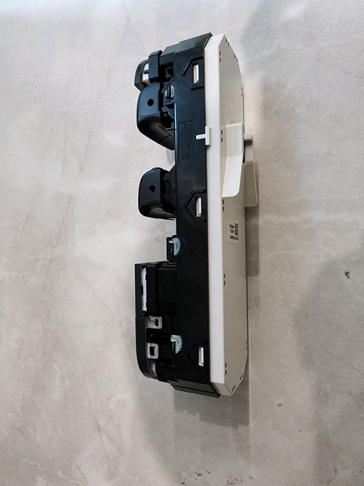 아이오닉5N 윈도우 스위치 앞,뒤 팝니다.--1