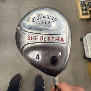 캘러웨이 빅버사 여자 우드 4번 팝니다.