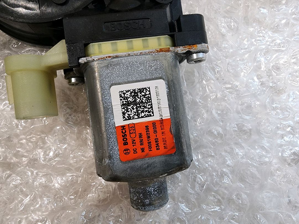 아이오닉5 N 2열 윈도우 모터 좌,우 팝니다.--3