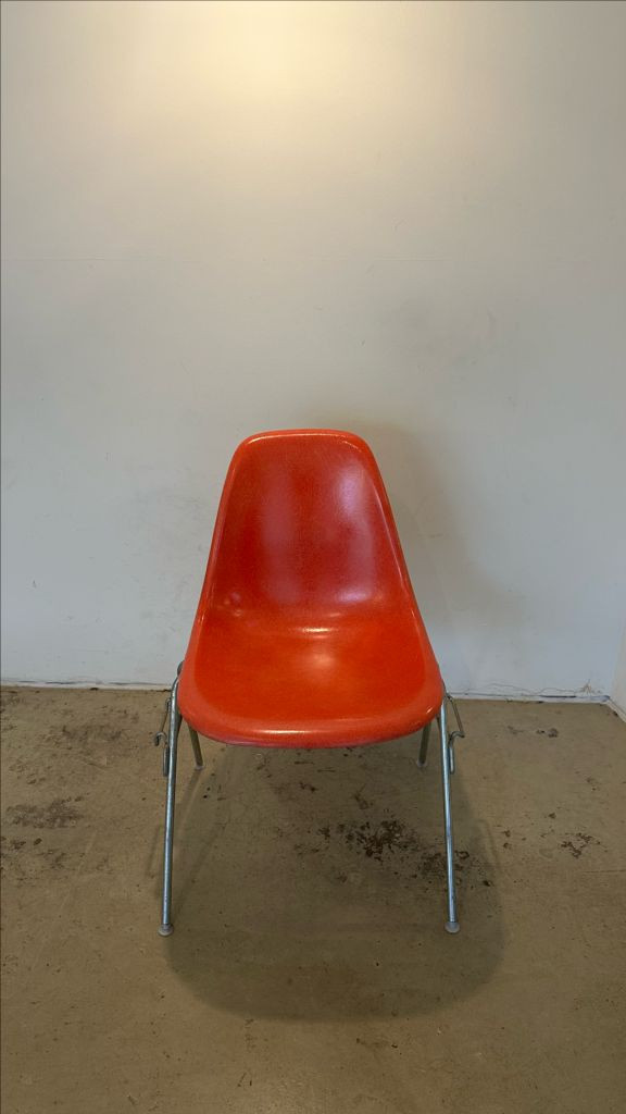 파이버글라스 임스체어 이미지