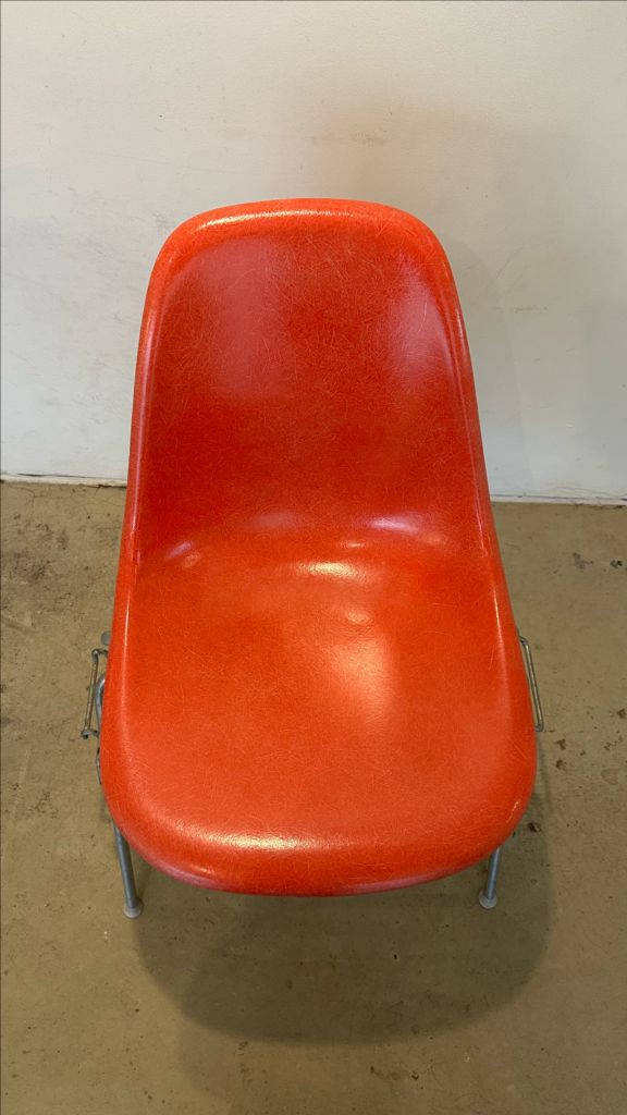 파이버글라스 임스체어 이미지