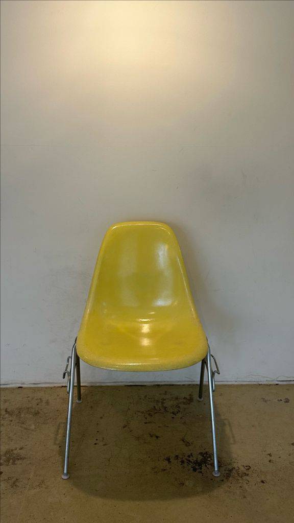 파이버글라스 임스체어 이미지