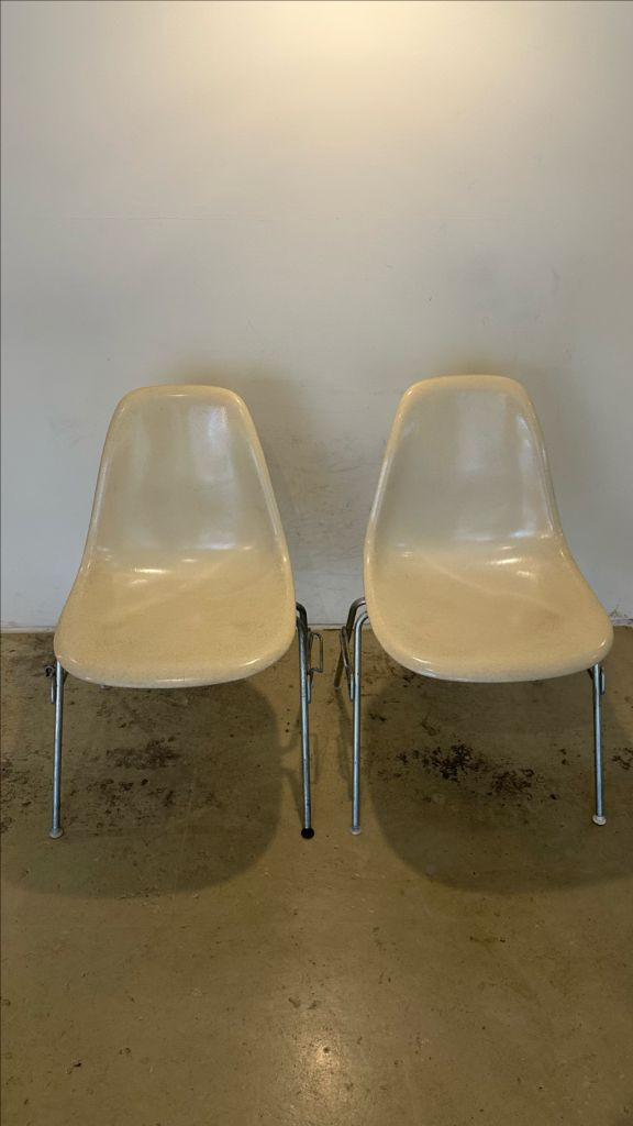 파이버글라스 임스체어 이미지