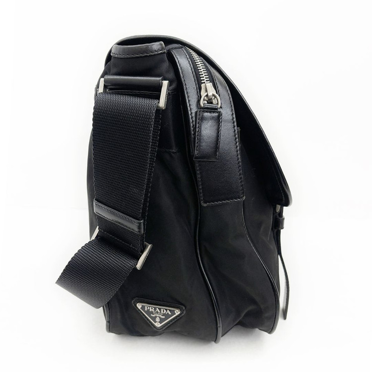 프라다 포코노 사이드 로고 블랙 크로스백 5SPRB25117--1