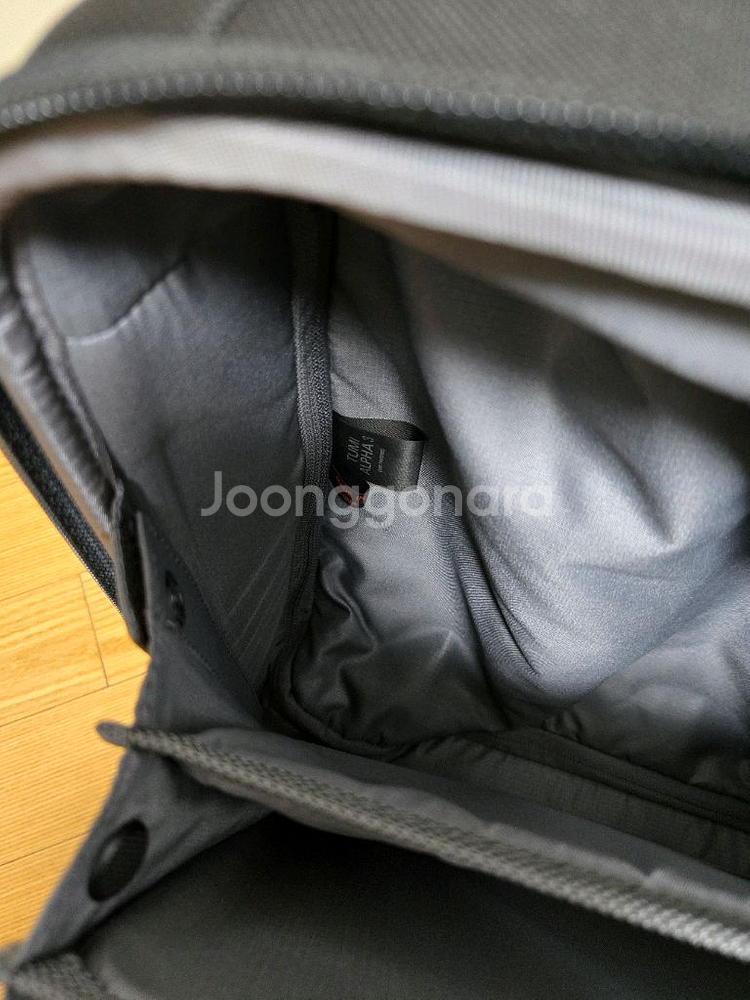 Tumi alpha 3 compact 4 wheel brief 팝니다.--6