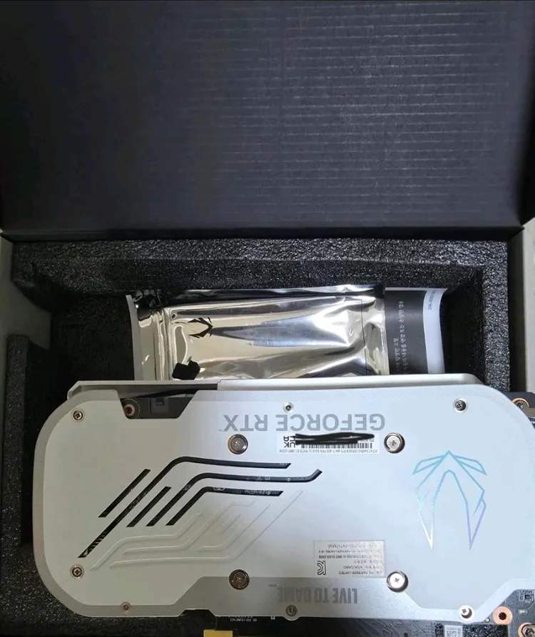 조탁 4060ti 팝니다 화이트 그래픽카드 - 안심되는 중고거래
