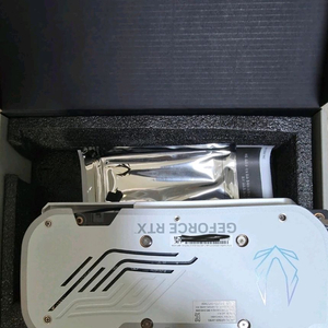 조탁 4060ti 팝니다 화이트 그래픽카드 이미지