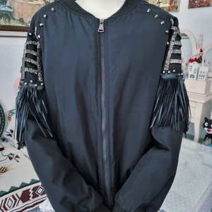 스터드 장식 봄버 자켓