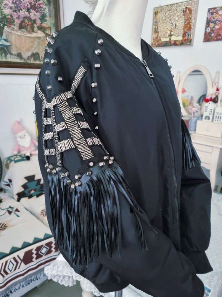 스터드 장식 봄버 자켓--3