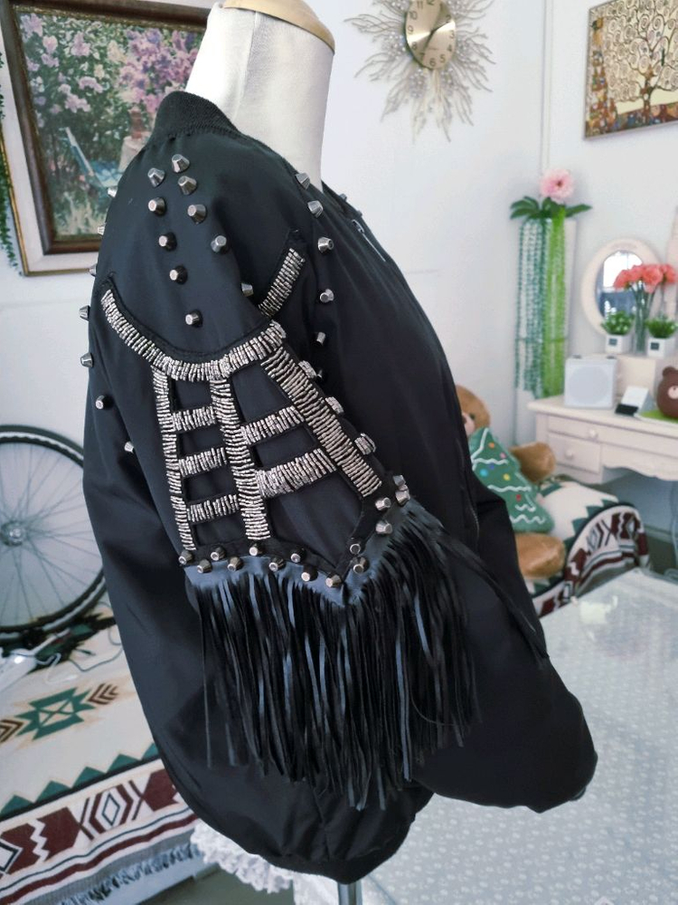 스터드 장식 봄버 자켓--4