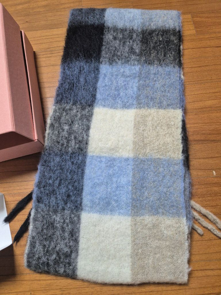 아크네 스튜디오 모헤어 체크 스카프 블루/베이지/블랙--4