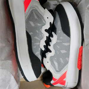 아크리드 운동화 판매합니다