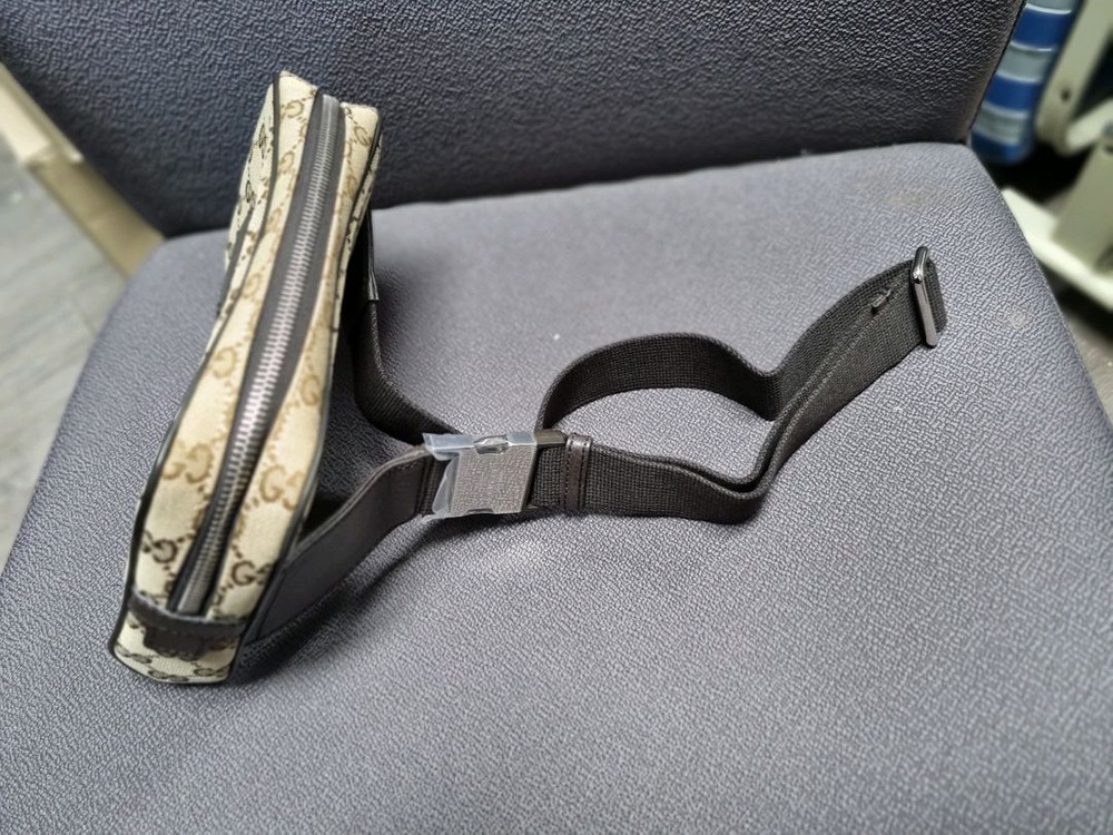 구찌 GG자카드 캔버스 벨트백 힙색 크로스백--5