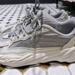 이지 700 스태틱 2022