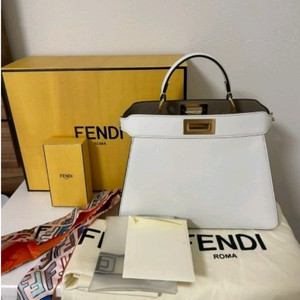 정품 펜디 피카부백 미니