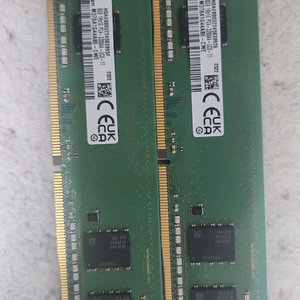 삼성 DDR4 8GB 3200 2장입니다.