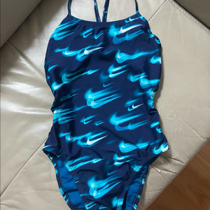 나이키 스우시 컷아웃 28