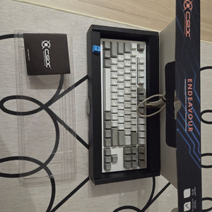 엔데버 무접점 기계식 키보드 50g 화이트/그레이 팝니다.