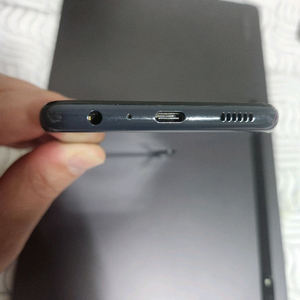 갤럭시 a135n 입니다 밧데리 좋아요액정 파손 입니다 정상 작동 됩니다