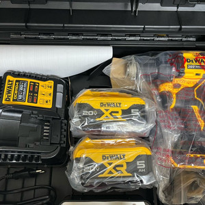 디월트 충전드릴 DCD708P2