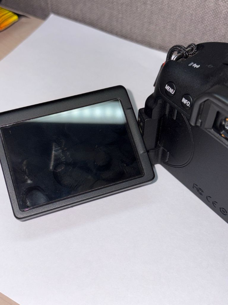 캐논 EOS 750D DSLR 카메라 이미지