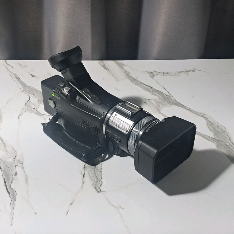 소니 HDV 핸디캠 HVR-A1N 미니DV 방송용 카메라 이미지