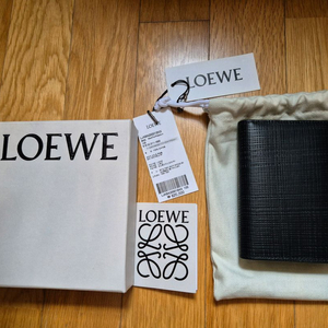 로에베 정품레더 반지갑 팝니다