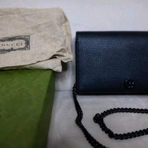 구찌 가방 체인 올블랙팝니다.