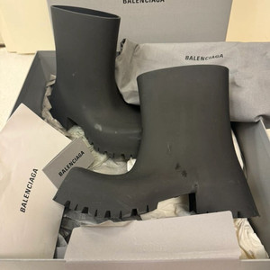 발렌시아가 트루퍼 러버 부츠 250