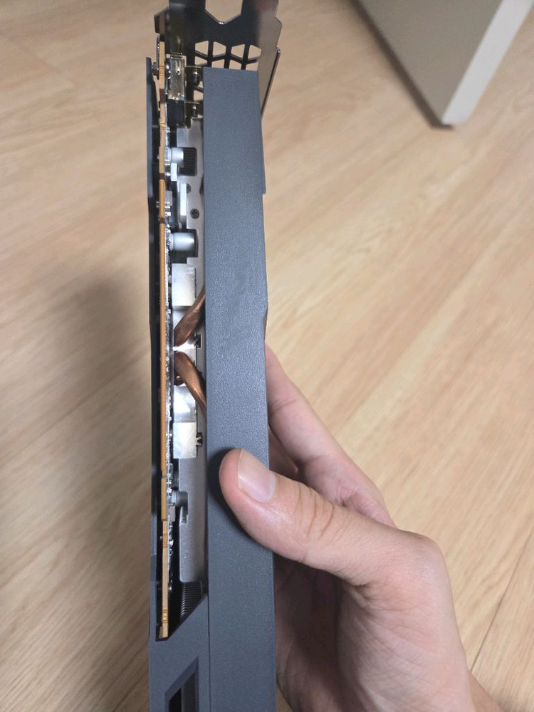 amd rx6600 기가바이트 3팬 eagle 이미지