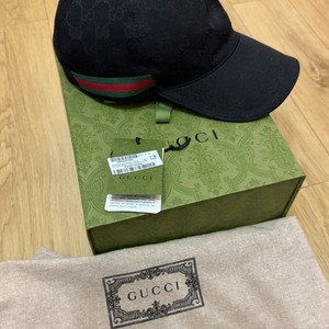 구찌 GG 패턴 볼캡