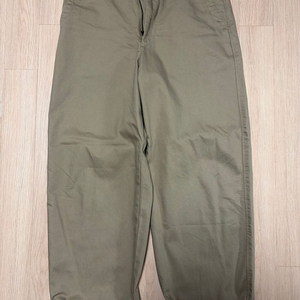 유니클로U 와이드핏치노팬츠