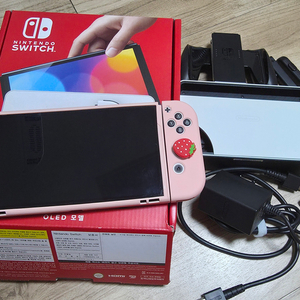 닌텐도 스위치 OLED 화이트 풀박스+짱구탄광마을칩+동숲