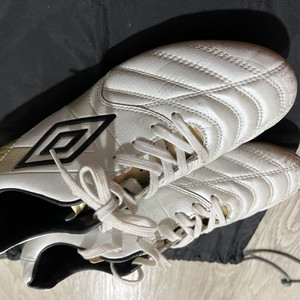 최상급 엄브로 악셀러레이터 KTS [260] 축구화