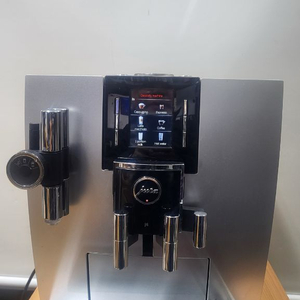 명품 JURA(유라) J6 전자동 에스프레소 커피머신