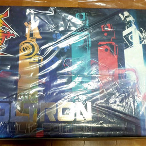 쓰리제로 볼트론 메탈릭 에디션 판매