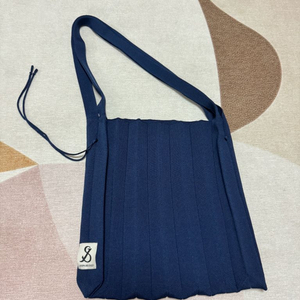 조셉앤스테이시 플리츠 니트 숄더백 네이비M