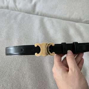 셀린느 트리옹프 벨트 미디엄 블랙 70