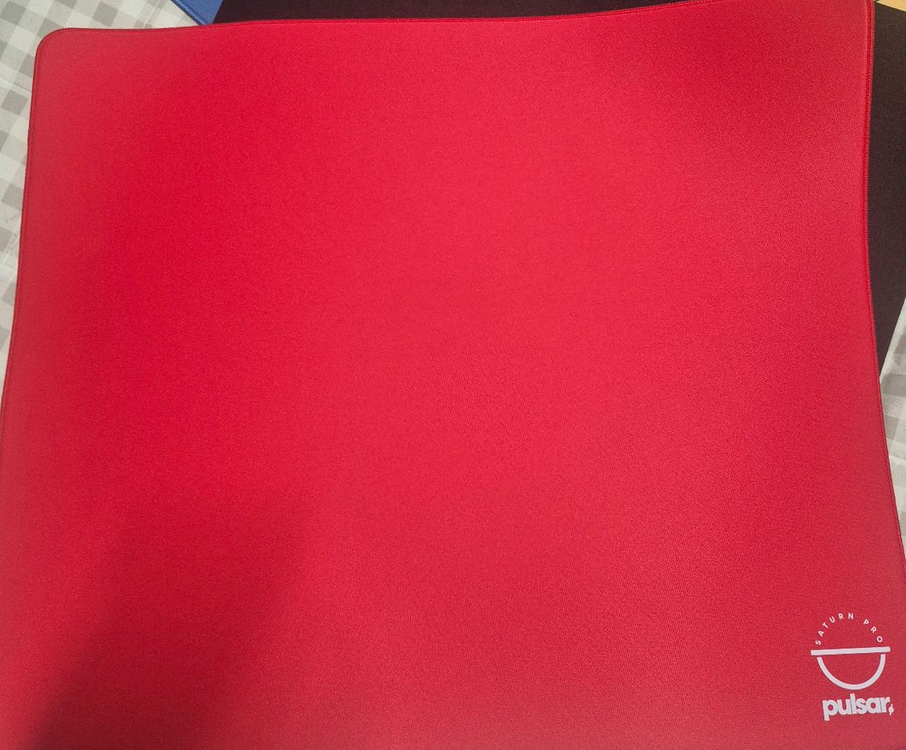 펄사 lgg 새턴 프로 마우스패드 팝니다.--0