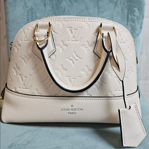 루이비통 알마 BB 앙프렝뜨 아이보리 이미지