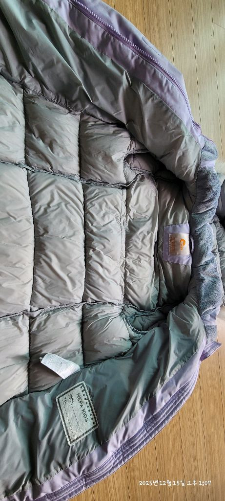 네파 여아 140 패딩--1