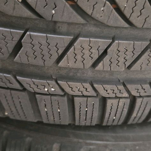 225/55R17 겨울타이어 이미지