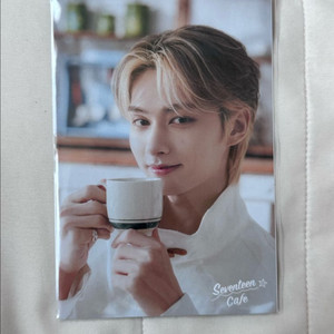 SEVENTEEN CAFE 2023 BEACH VACATION일본 카페 (JUN) 이미지