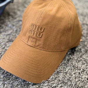 미우미우 베이직 로고 캠프캡