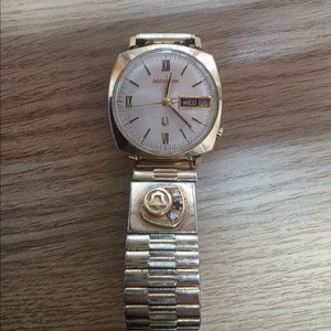 부로바 아큐트론 남성 시계