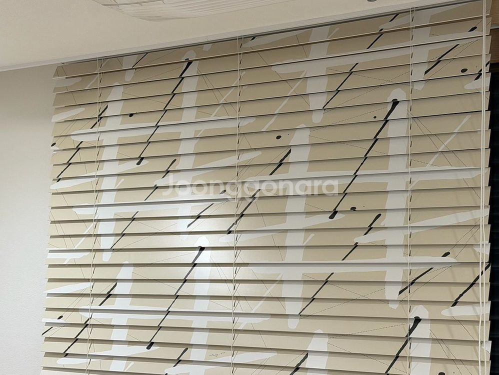 뷰티홈x하일리힐즈 작가 갤러리 블라인드--1