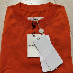 메종 마르지엘라 반팔 니트 S 새상품 다홍 탑 티셔츠