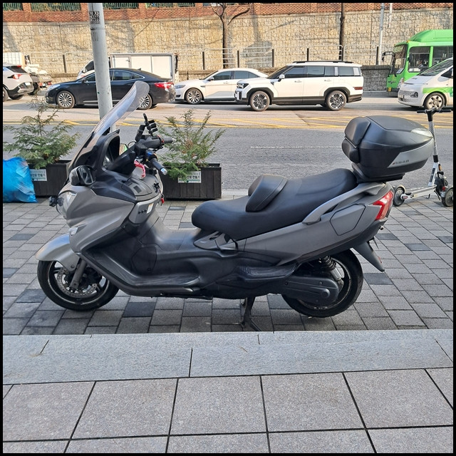 스즈키 버그만650 ABS (순정커버) 중고오토바이 이미지